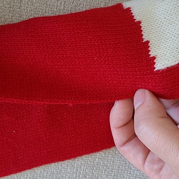 HBC 2014 Sochi Olympics Team Canada Scarf - Picture 4 of 4